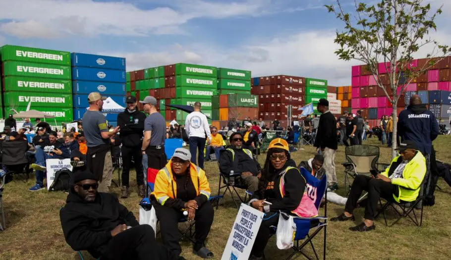 Dock workers receiving support from other unions during the protest